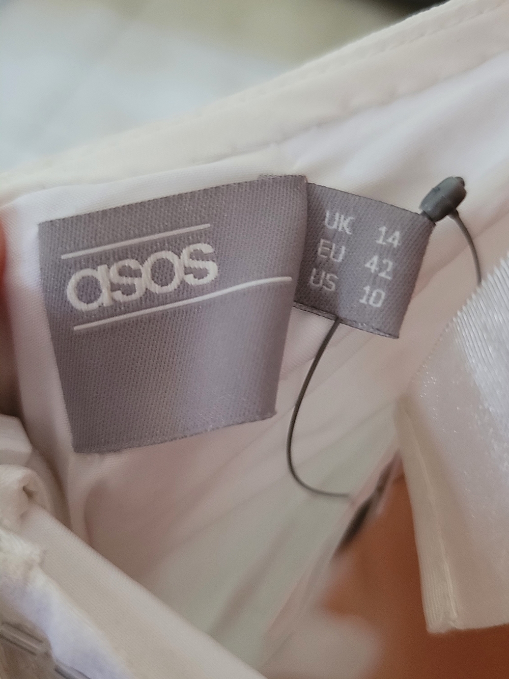 ASOS White jumpsuit with white beads - Picture 2 of 8